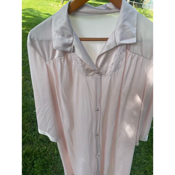 Vintage Vanity Fair Robe or Nightgown size 40 - Picture 12 of 16